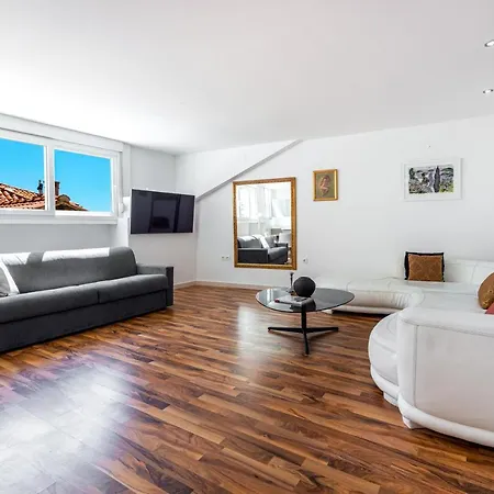 Guest house Homa 4*